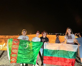 Газовый кратер Дарваза и ночь в юрте в пустыне