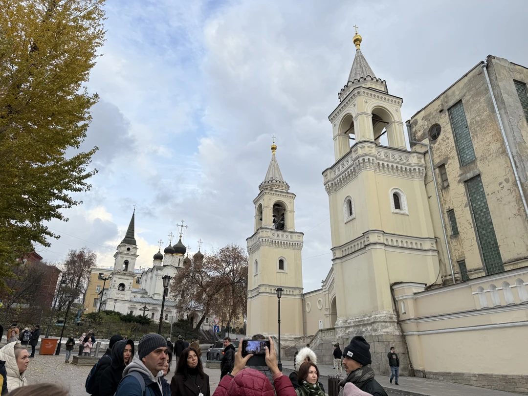 Стендап-экскурсия по Китай-городу (Роман)