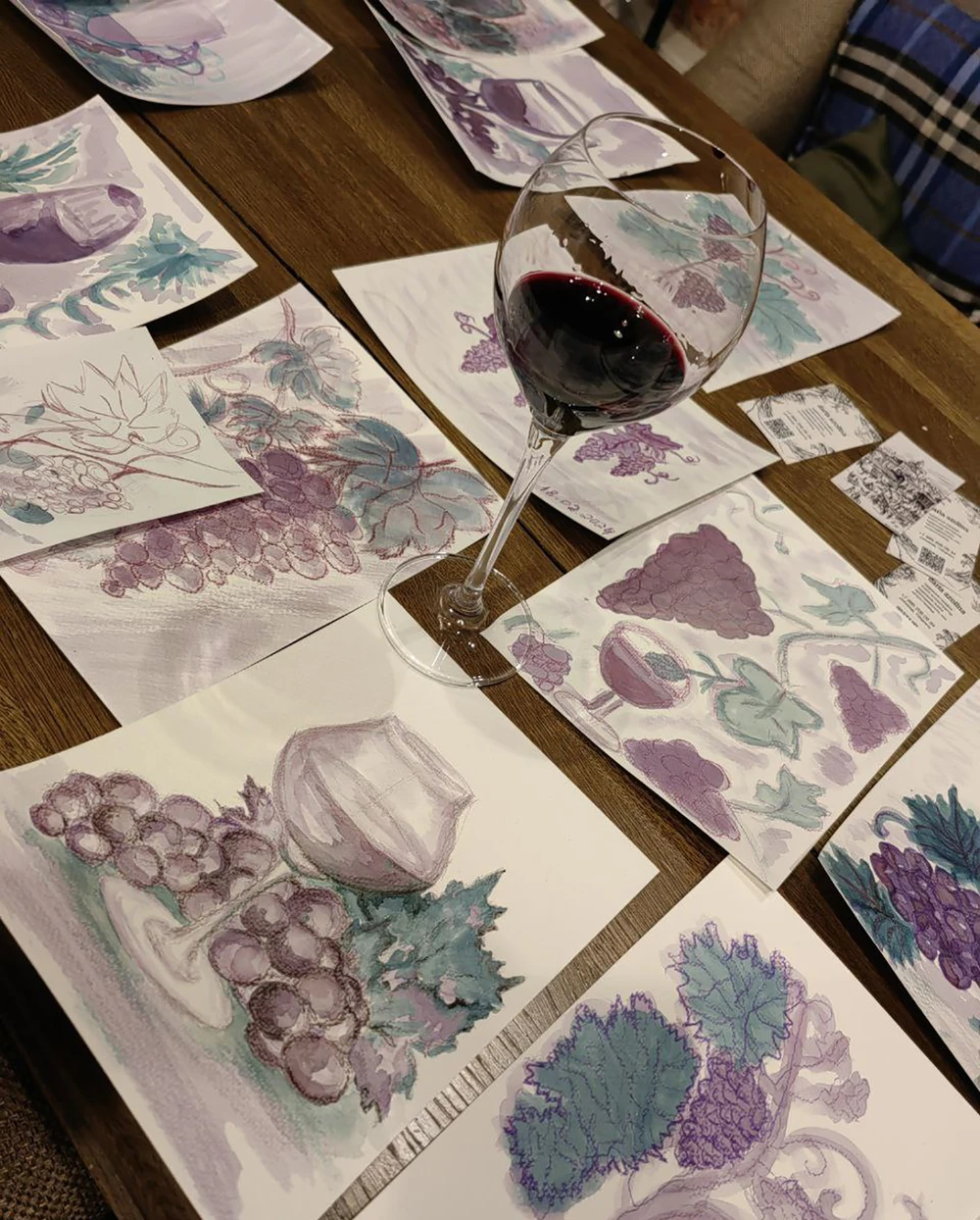 Рисование вином: мастер-класс от художника (18+) (7/11)