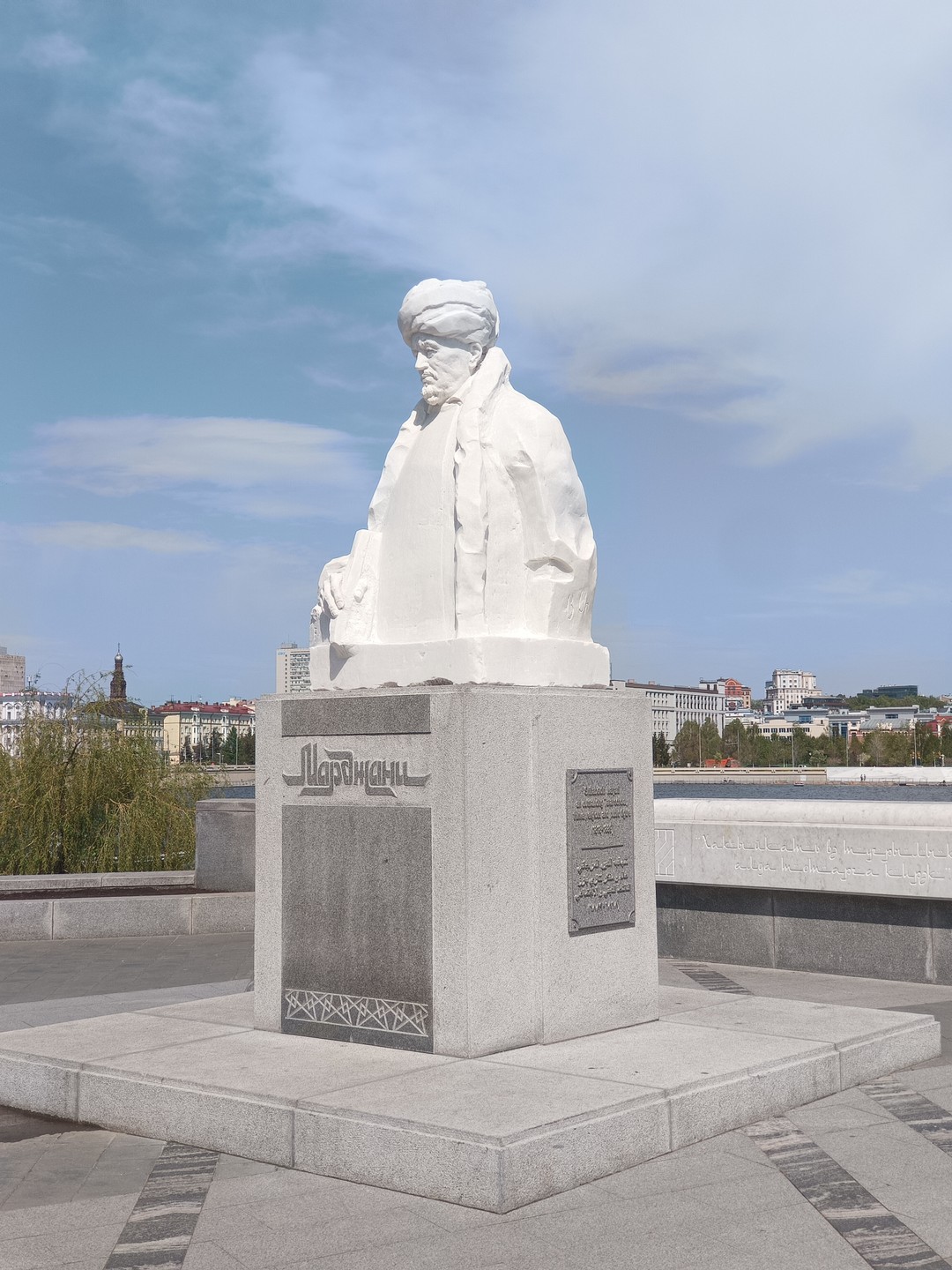 Интересный формат экскурсии. Взрослые даже больше детей участвовали,Айгуль отлично справилась. Видно,что хорошо разбирается в истории Казани