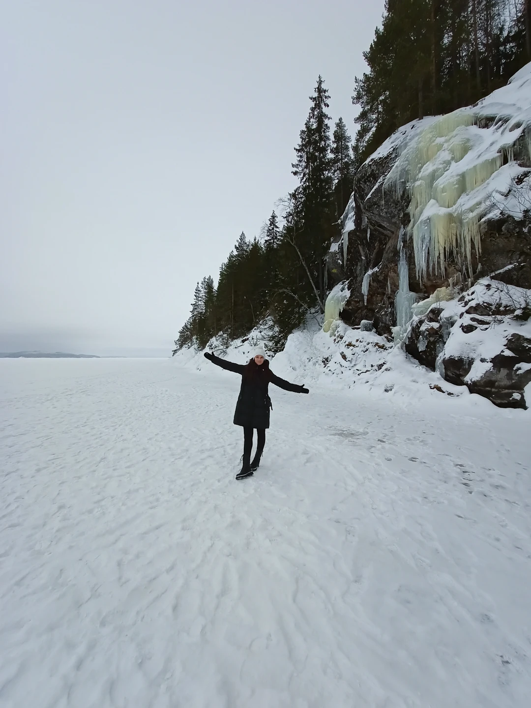 В первый раз побывали в Карелии зимой. Очень круто погонять по льду Ладоги…