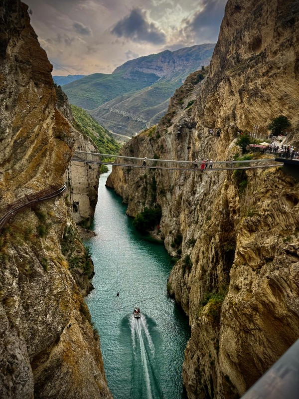 Бархан Сарыкум и Сулакский каньон с прогулкой на катере из Каспийска (всё включено)