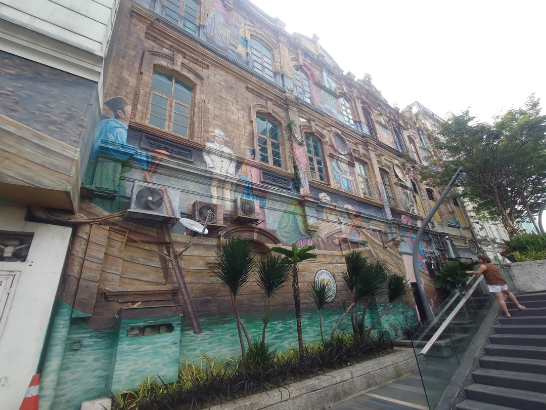 Из всех экскурсий по Куала-Лумпуру меня заинтересовала возможность увидеть историю города в ретроспективе и познакомиться с