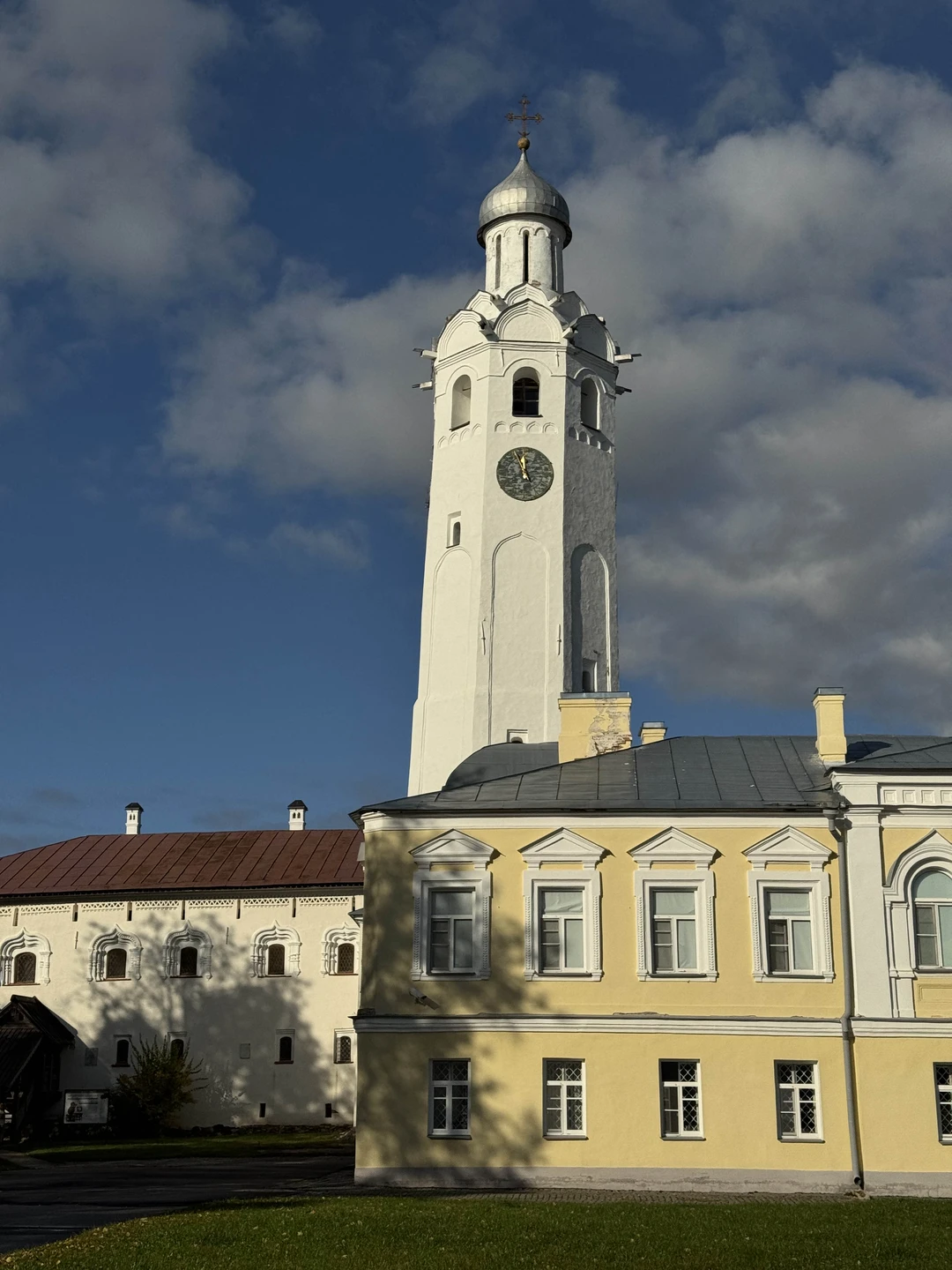 В октябре побывала на экскурсии по Великому Новгороду с замечательным экскурсоводом Константином. Константин рассказал массу интересных