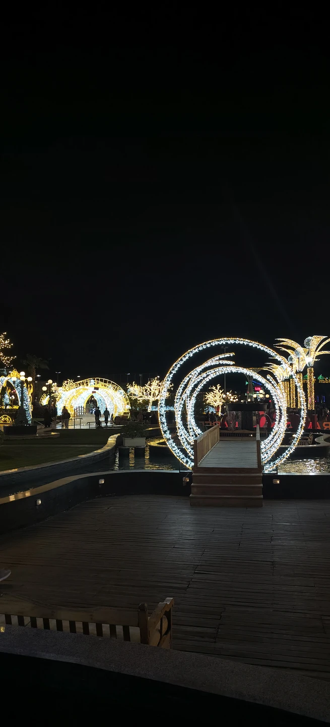 Всё понравилось, экскурсия содержательная, много интересных фактов и историй, гид с юмором. Конечно маловато времени, чтобы