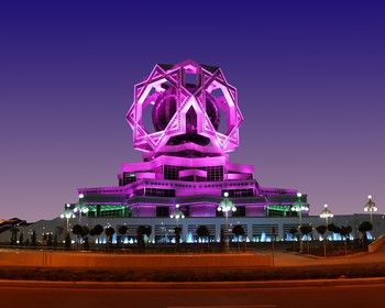 Сияющий Ашхабад, поход в музей