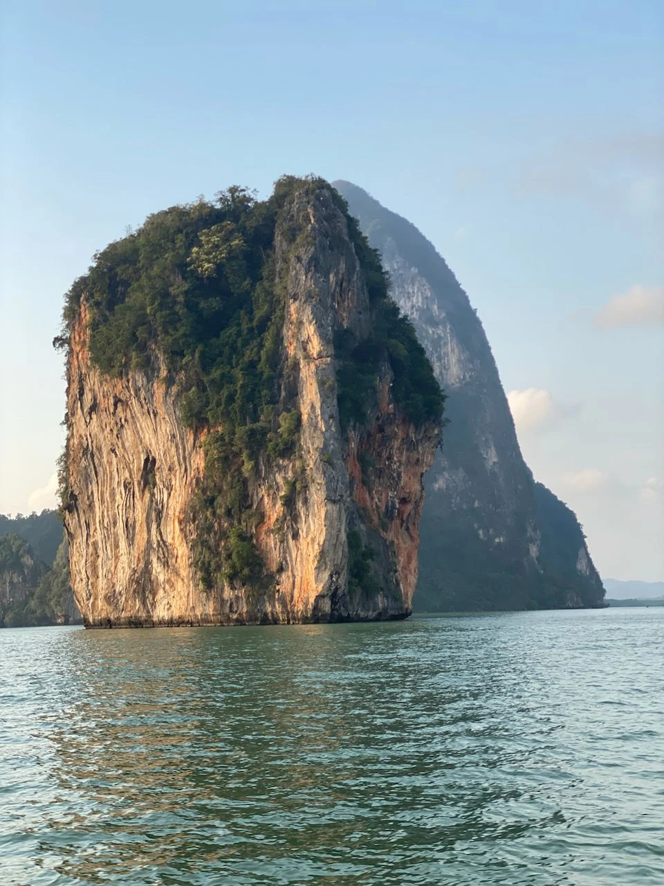 Пожалуй, одна из лучших экскурсий, на которых я была, с яркими впечатлениями, необычными локациями и красивыми фотографиями на память. Спасибо Денису!