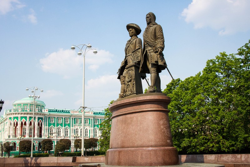 Фото - Экскурсия: "Екатеринбург: обзорная экскурсия с посещением границы Европы и Азии"