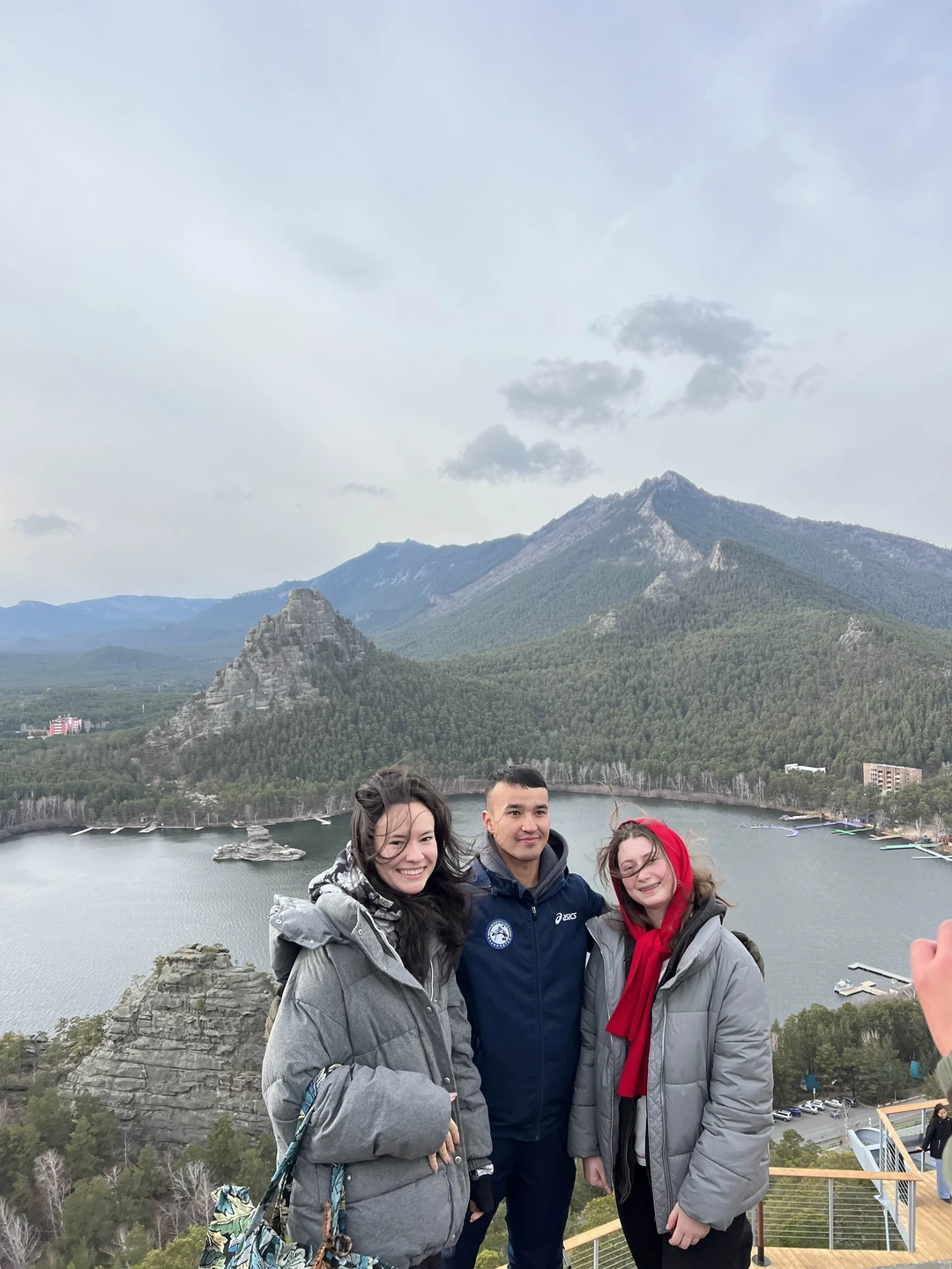 Очень красивая природа, действительно стоит того, чтобы поехать