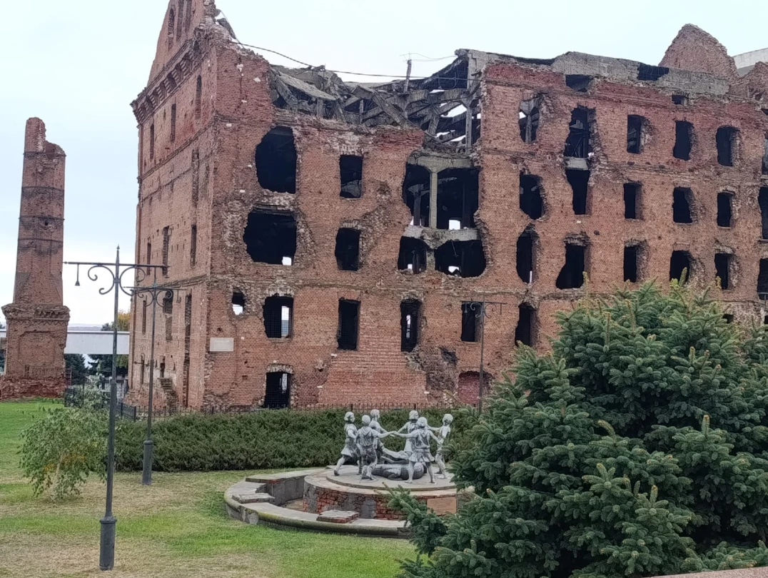 Экскурсоводом был Кирилл, нам очень понравилось. Объехали весь город, увидели все достопримечательности, очень интересный рассказ. Провели