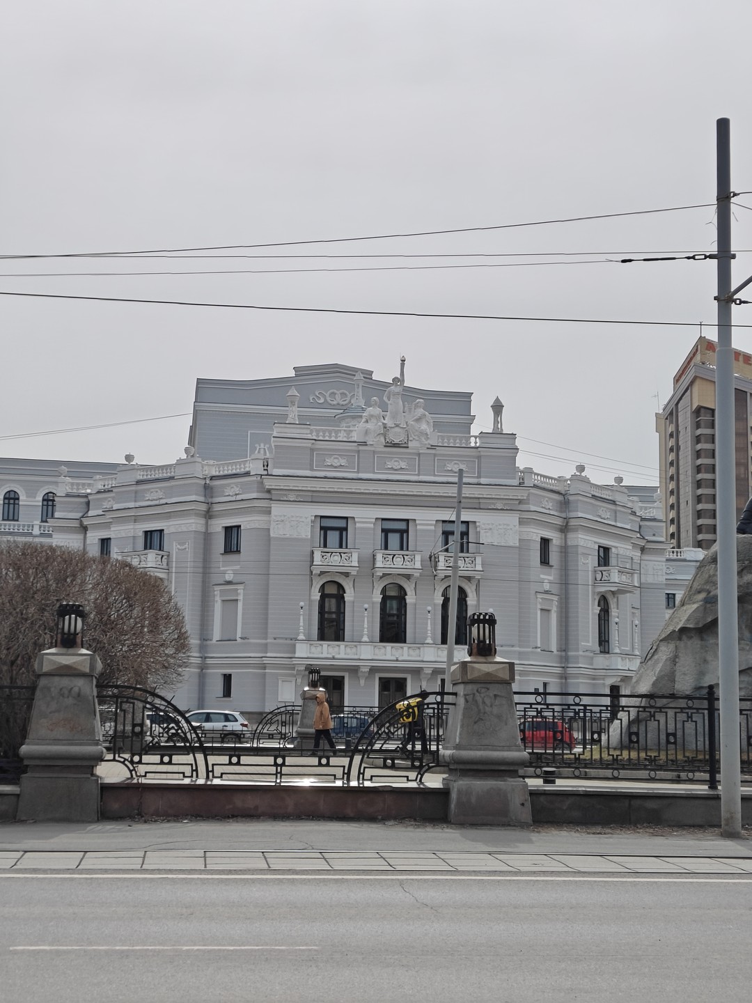 Спасибо за экскурсию. Захотелось вернутся ещё раз)
