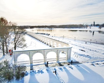 Ярославово дворище, театрализованная экскурсия по Новгородскому кремлю, новогодняя ночь в Старой Руссе