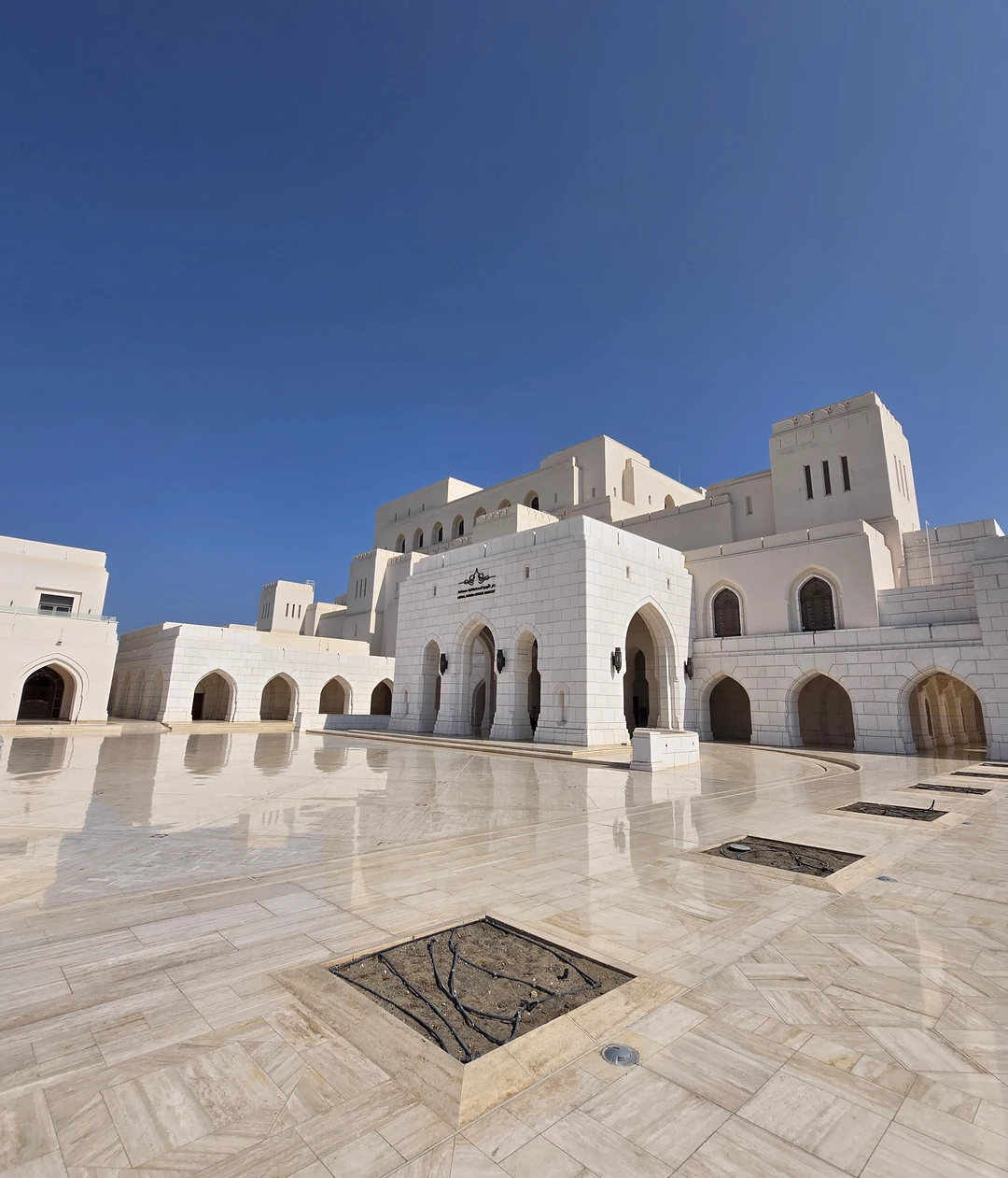 Замечательный гид Алиса. Отличная подача материала, глубокое знание истории. Ни одного вопроса не осталось без ответа