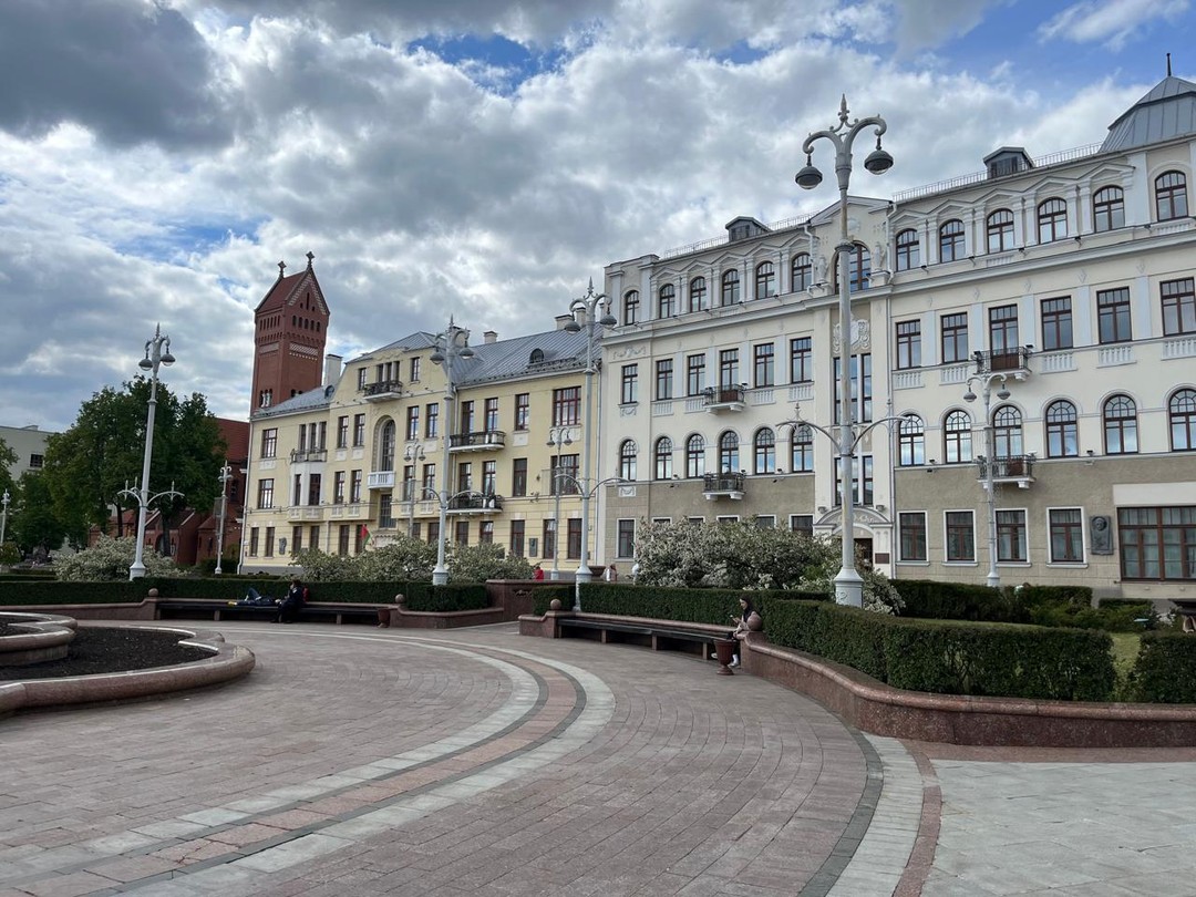 В последний момент решили взять обзорную экскурсию по Минску и нам очень повезло и с погодой