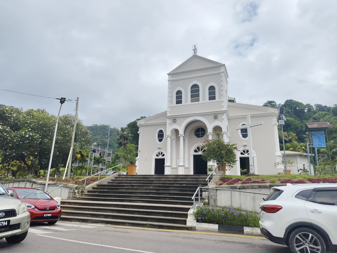 Большое спасибо Захару за интересную, насыщенную экскурсию по тропическому острову