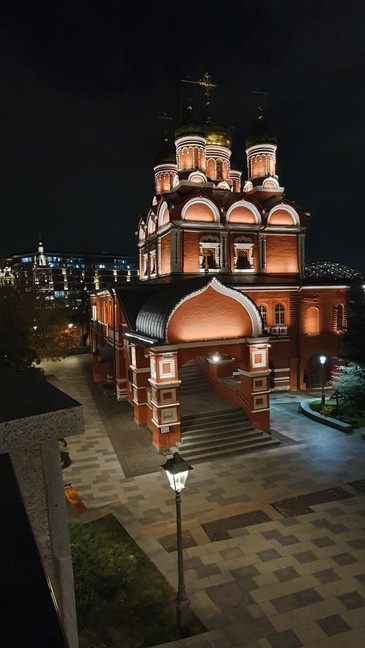 Хотелось бы поблагодарить Вас, Любовь, за супер экскурсию по Варварке! Наша компания провела чудесный вечер! Экскурсия