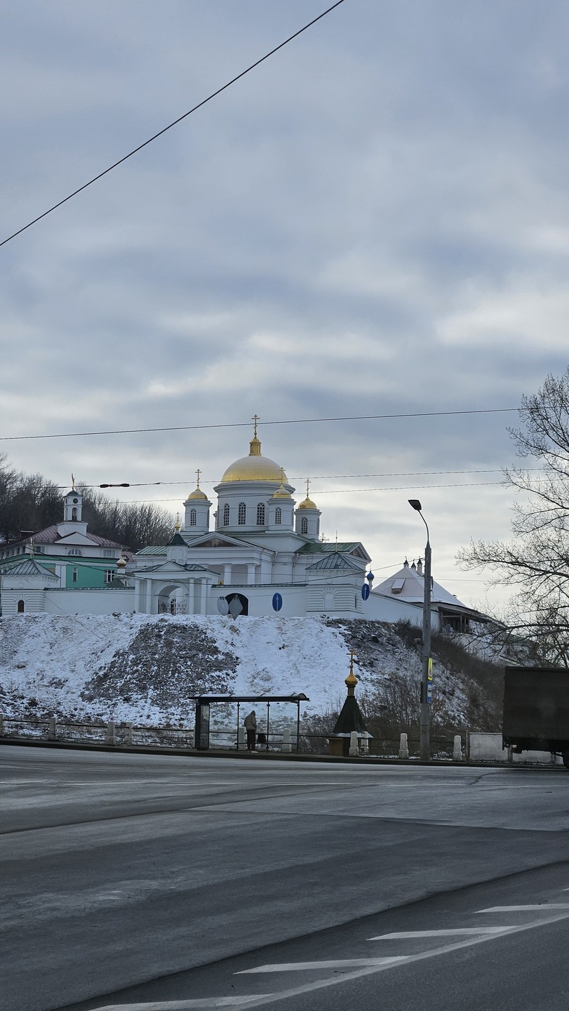 Очень понравилась экскурсия, выходили, гуляли, садились на следующий автобус. Как планировали, чтобы вечером по украшенной пешеходной улице пройти