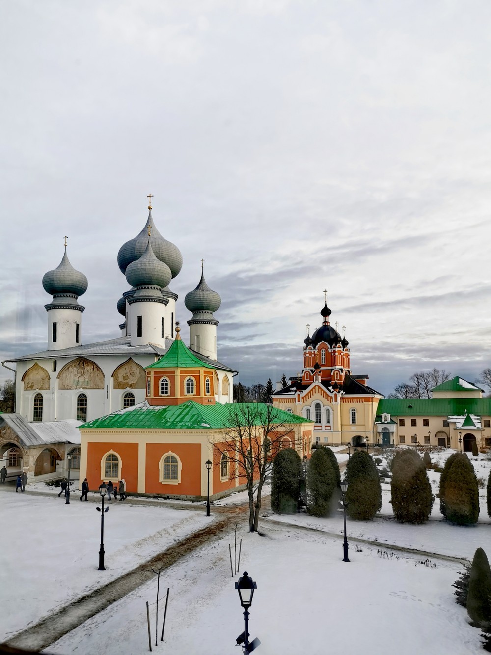 Из Петербурга — в Тихвин, где обитает благодать