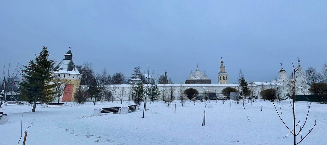 Экскурсия прошла замечательно! Очень эрудированный экскурсовод, с хорошей речью и знанием материала! Всем рекомендую!