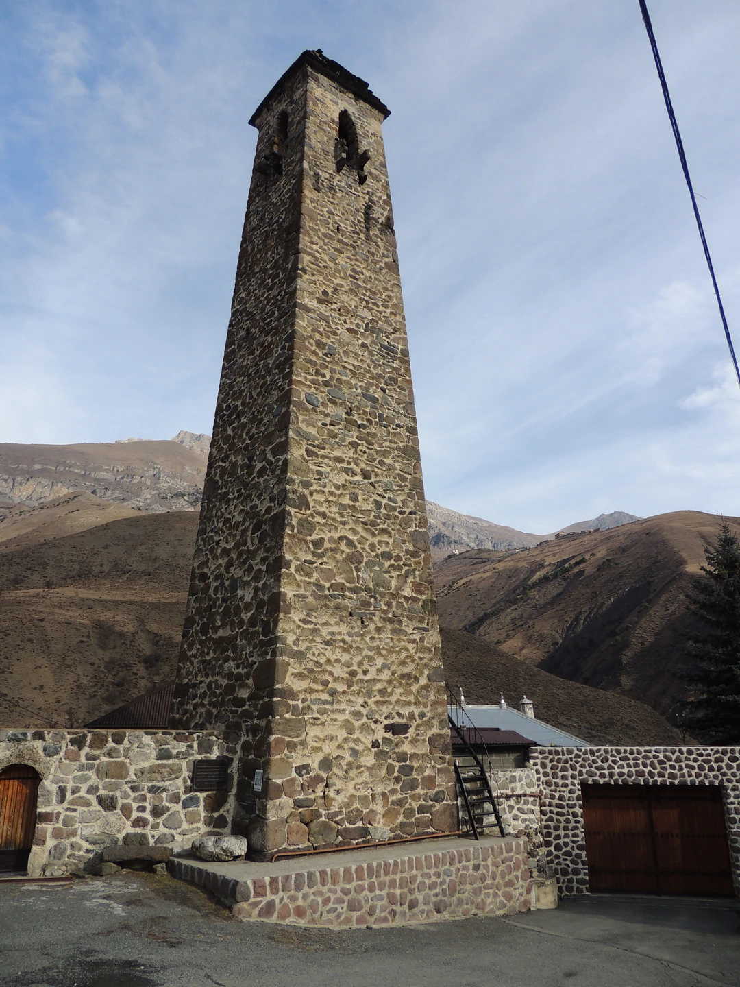 Отличная экскурсия на весь световой день. Интересный, содержательный рассказ об истории края. Посещение всех запланированных достопримечательностей