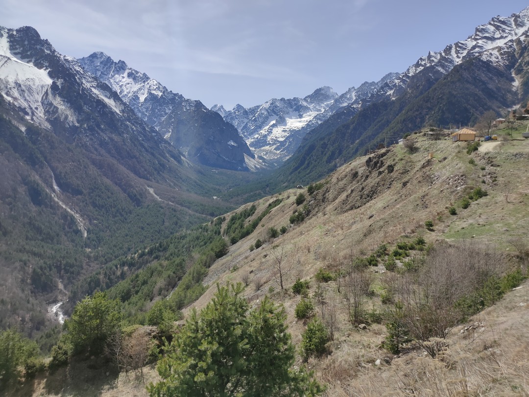 Поездка оставила самые благоприятные впечатления. Наш проводник, Марат, профессионал, знающий и уважающий дело, которым занимается. Рекомендуем