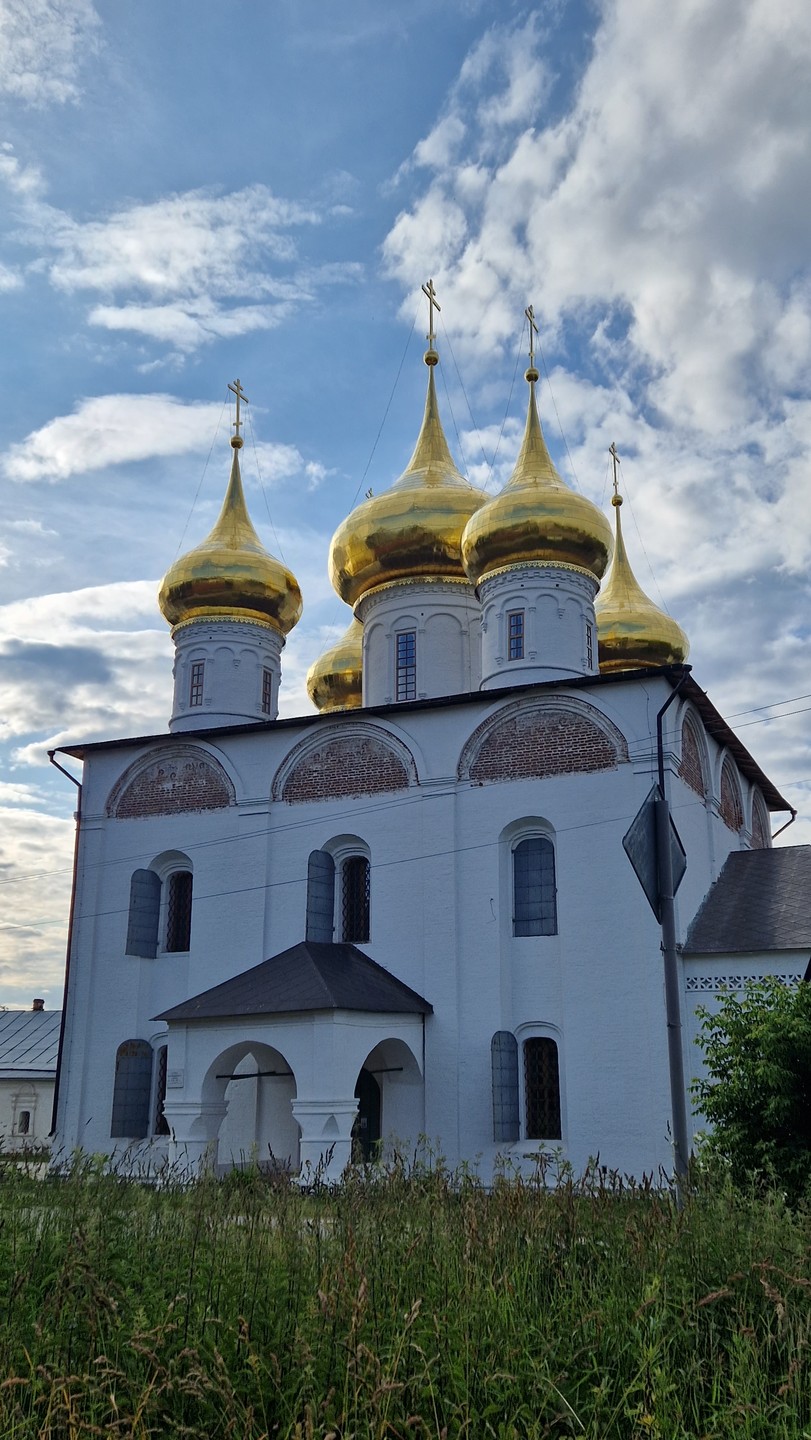 Очень благодарны за интересную, познавательную, а главное, невероятно душевную прогулку по Гороховцу в сопровождении Андрея. Всегда