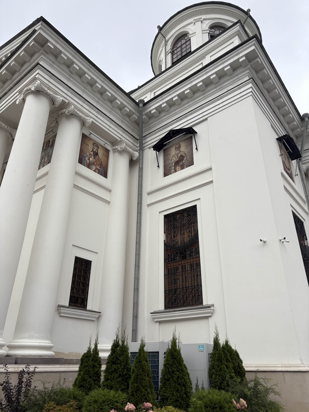 Прекрасную экскурсию по музею Казанской иконы Божией Матери и собору Казанской иконы Божией матери провела для