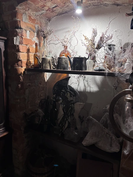 Удивительное место. Атмосферное. Однозначно рекомендую к посещению! Экскурсовод Ольга настолько гармонично подходит для путешествия во времени