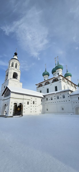 Экскурсионную программу проводил Руслан, очень профессиональный гид, отлично знающий свой город Ярославль, замечательный рассказчик с глубоким