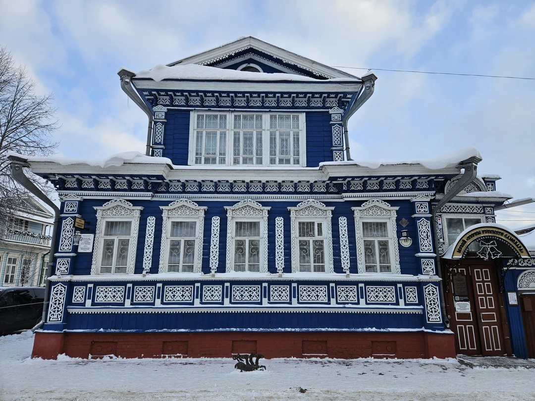 Был экскурсовод Альбина. Рассказывала интересно и подробно! Всё организованно и по делу. Советует, куда сходить в