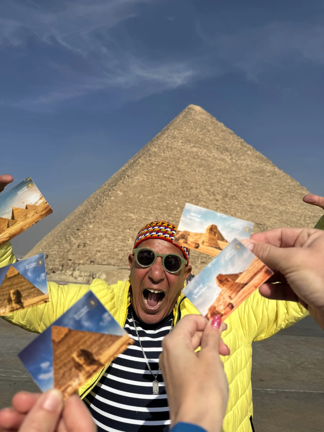 Ахмед просто великолепный гид и человек! О всех деталях договорились заранее, в переписке. Встретил в аэропорту