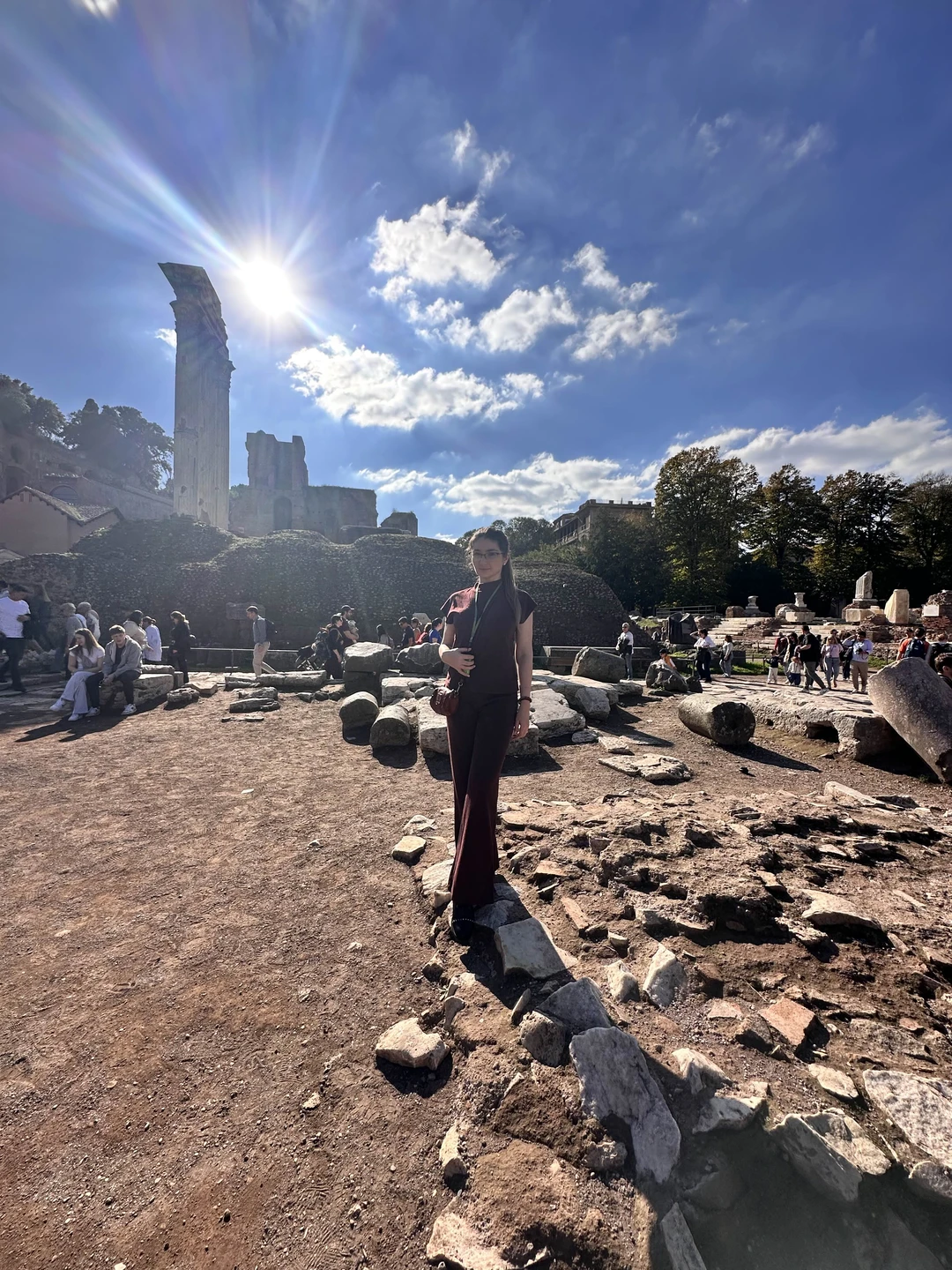 У нас был очень харизматичный гид - Игорь Котельников, с юмором и интересной подачей)))