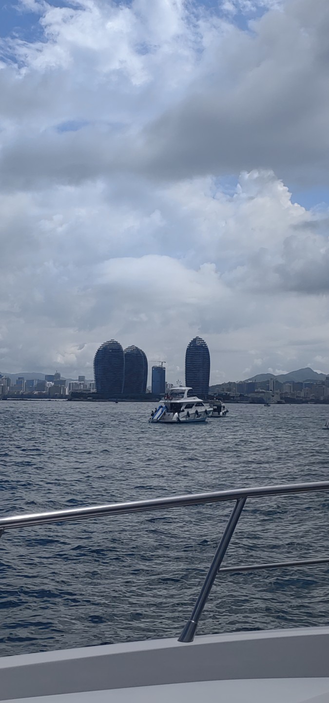 Поездка прошла отлично. Сопровождение от гида, было очень хорошее.