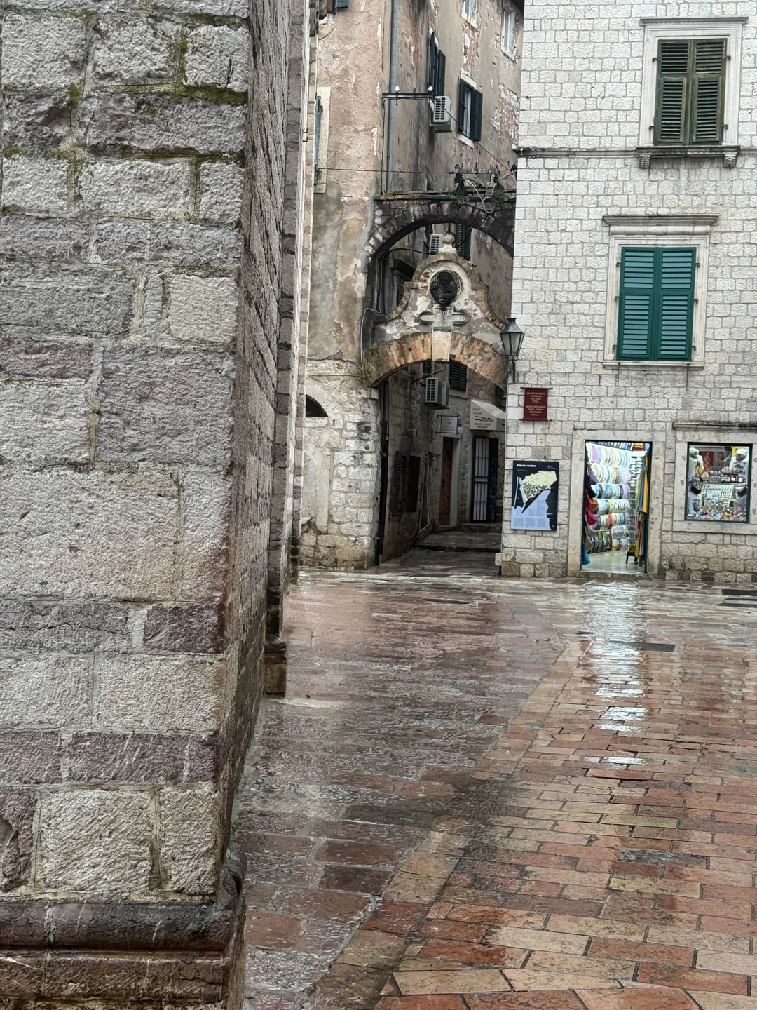 Очень рекомендую экскурсии с Ольгой. Она прекрасный рассказчик и знает ответ на любой вопрос. Мы имели