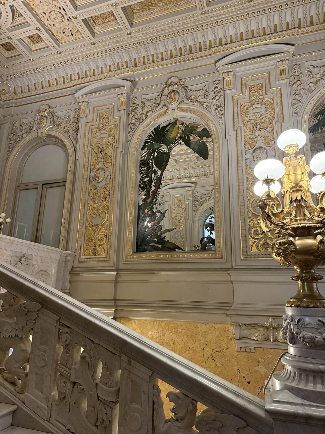 Прекрасный экскурсовод. С любовью и очень интересно рассказала нам о князе Владимире и его семье. Дворец