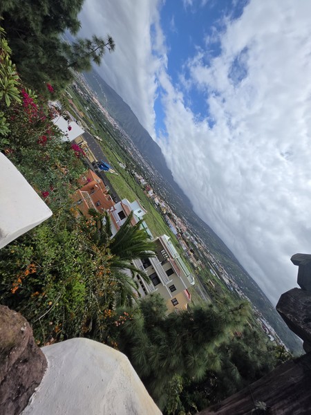 Спасибо большое Денис, за экскурсию, день прошёл очень интересно и познавательно, много впечатлении и исторических фактов о острове