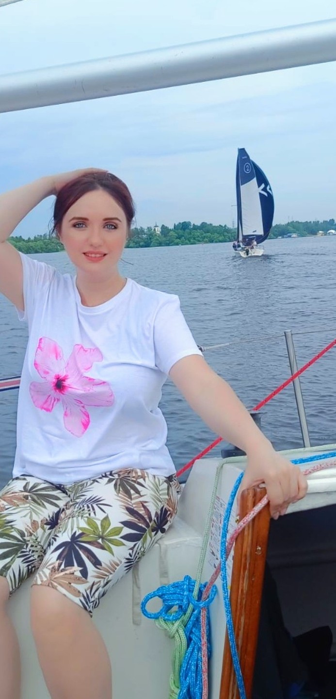 Капитан корабля с его помощницей женой показали себя профессионалами в своём деле! Рассказали много интересного, очень