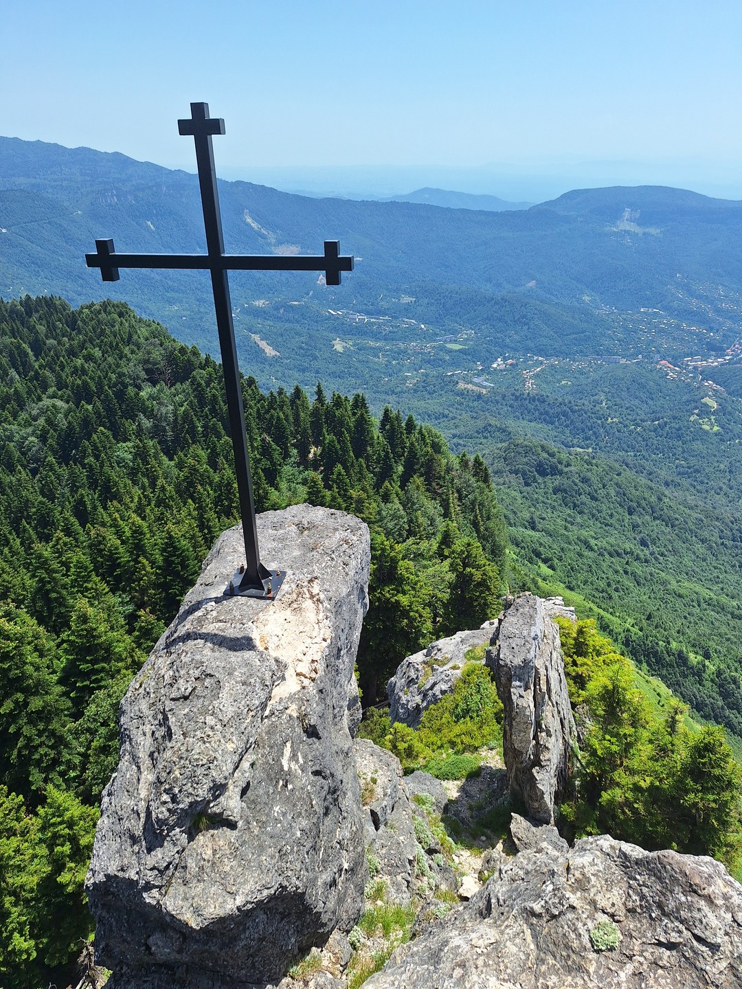 Выражаю Эдуарду огромную признательность за прекрасного гида и водителя Гочу! Мы провели удивительный день в регионе