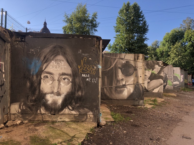 Стрит-арт в Петербурге: от граффити до скульптур