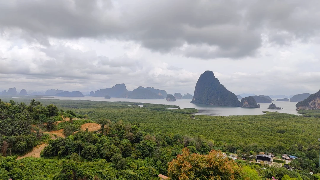 Экскурсия очень понравилась. Все локации были супер, в некоторых практически не было туристов, что очень радовало