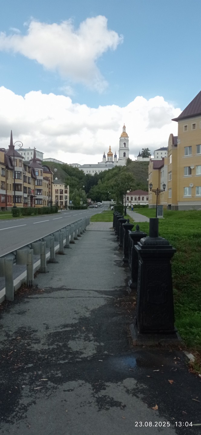 Посетили с семьёй Тобольск и заказали экскурсию по городу. Это было потрясающее путешествие в прошлое! Наш