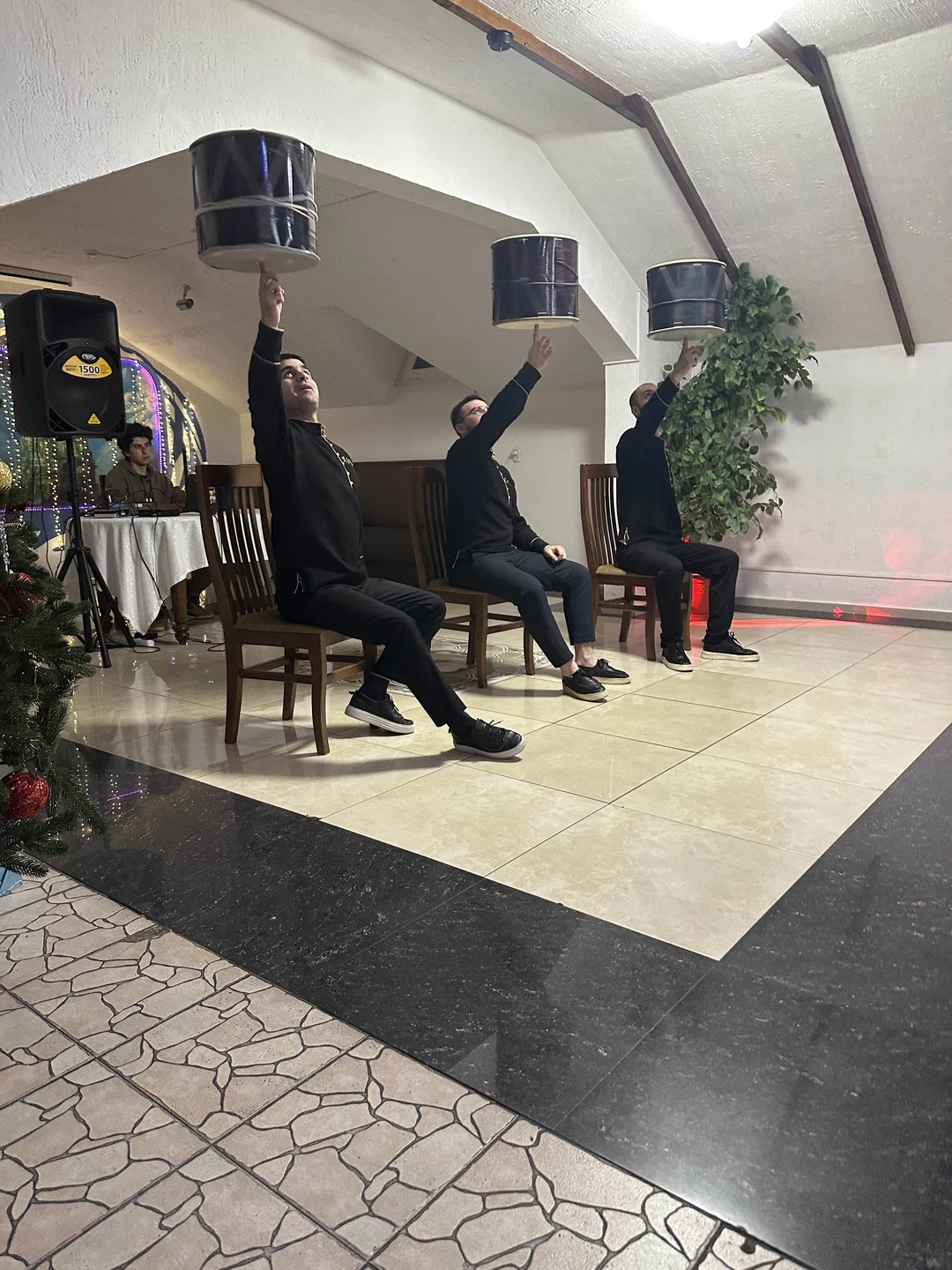 Очень понравился вечер, именно вторая часть. Знакомство с культурой и традициями. По еде не скажу, что