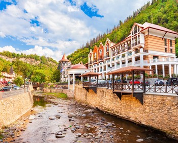 Мцхета, храм Светицховели, пещерный город Уплисцихе и курорт Боржоми