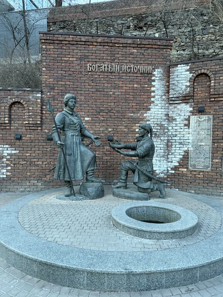 Сергей отличный эрудированный экскурсовод, абсолютно на любые темы, экскурсия гибкая поэтому какая тема больше интересна спрашивайте