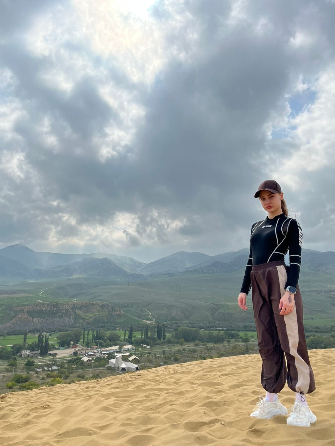 очень увлекательное приключение, места очень красивые,локации подобраны идеально,также могут корректироваться под вас в индивидуальном порядке,брали тур