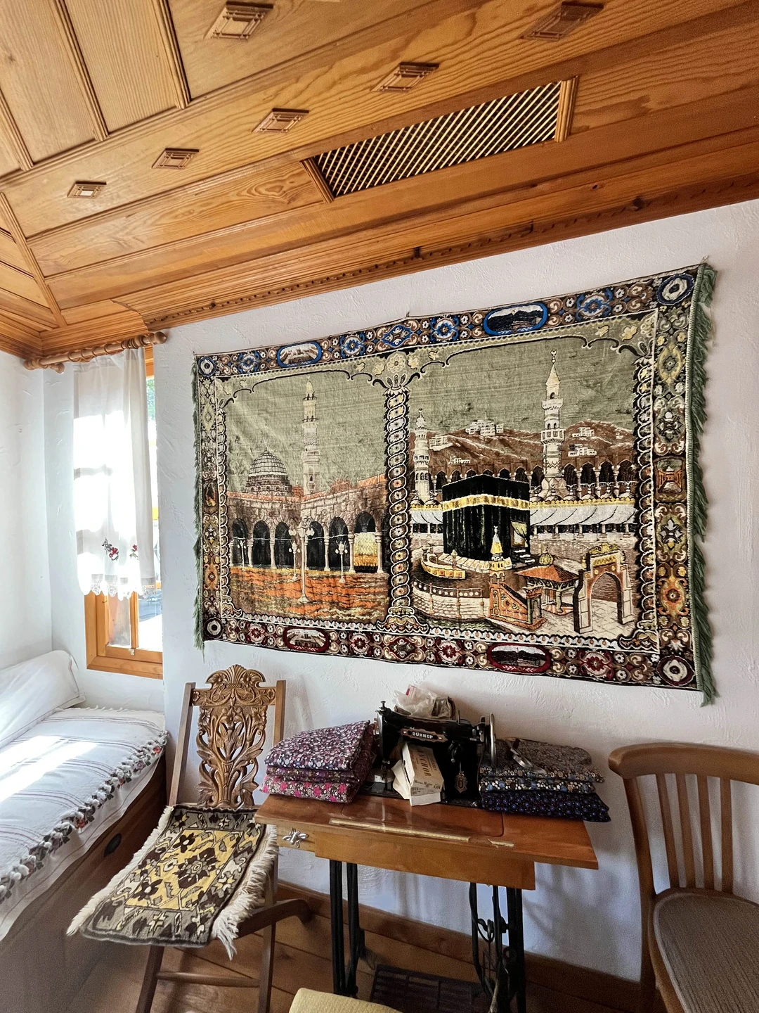 Спасибо большое за отличную экскурсию. Тома отлично владеет материалом, интересно рассказывает, отвечает на вопросы! Очень здорово