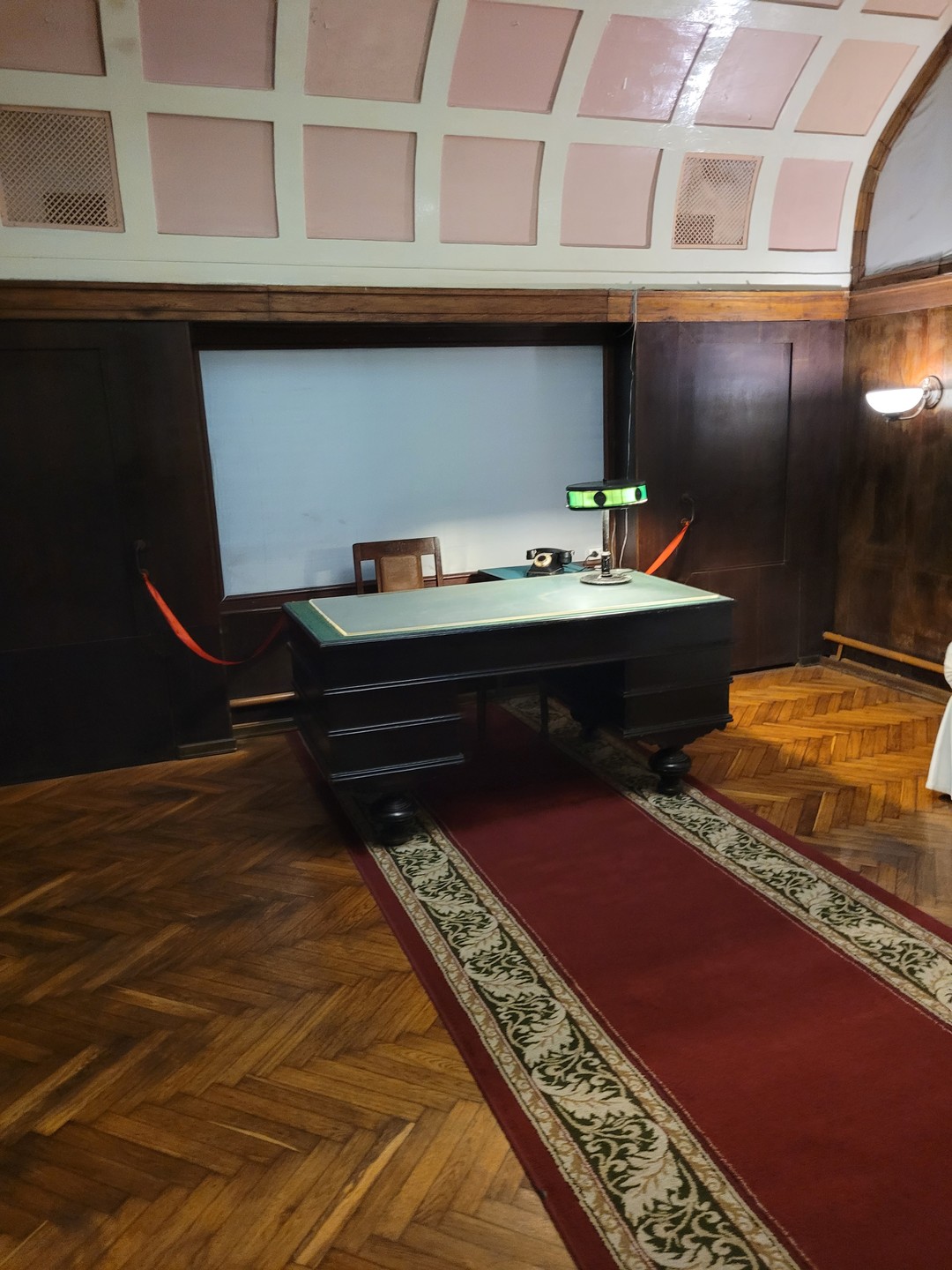 Прекрасно организованная интересная экскурсия. Галина связалась предварительно по телефону и прислала информацию о встрече. Была внимательна