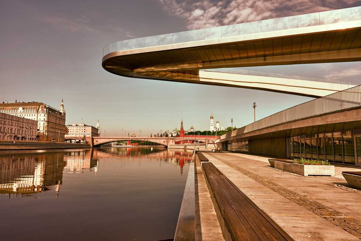 Ловить всегда, ловить везде! Street fishing на исторических набережных Москвы (6/11)