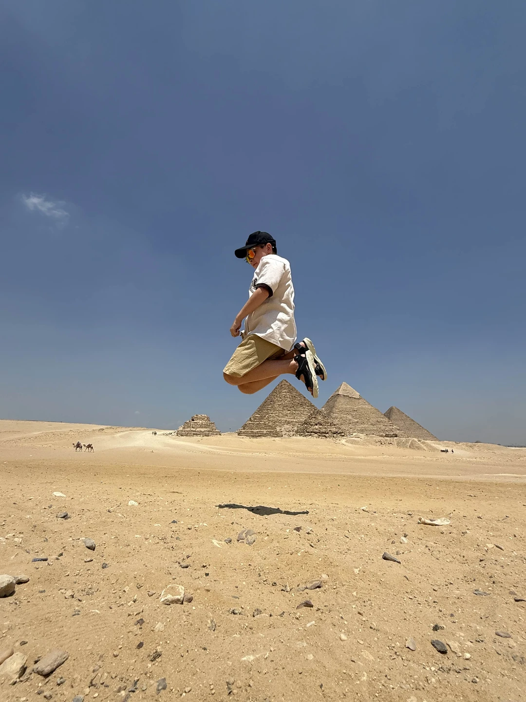 Наша семья счастлива. У детей была мечта увидеть пирамиды. И мы это сделали. Спасибо Валиду и