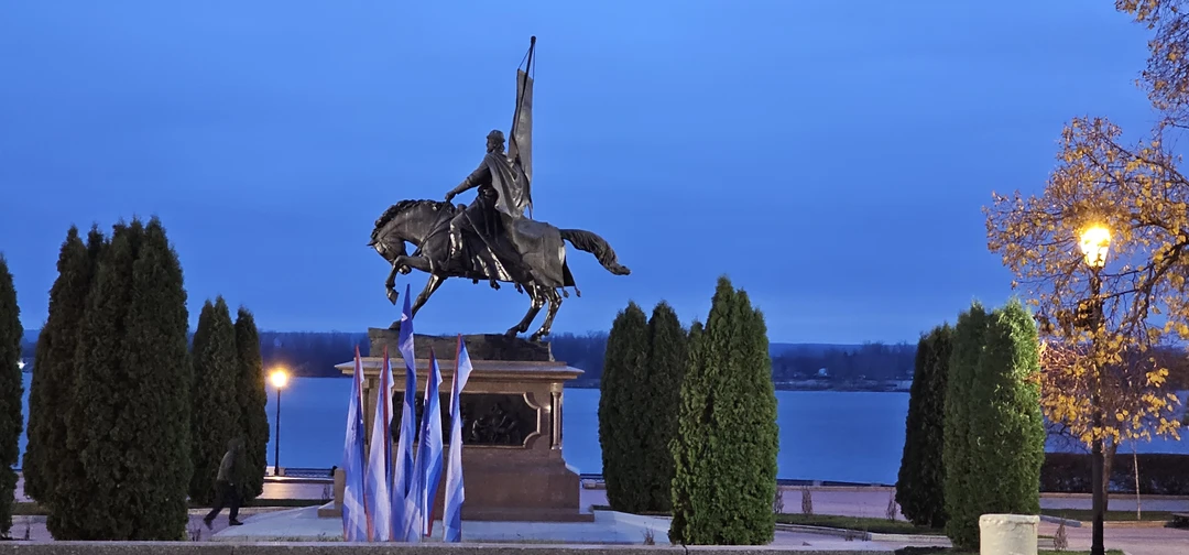 Отличный гид! Интересно рассказывает, стрессоустойчивая, адаптируется легко под уровень знаний экскурсантов. Рекомендую